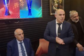 1769780949639575221-1