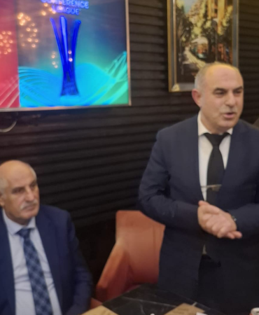 1769780949639575221-1