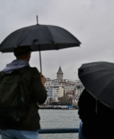 2025-12-07-istanbul-yagis-aa-2