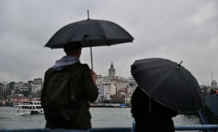 2025-12-07-istanbul-yagis-aa-2